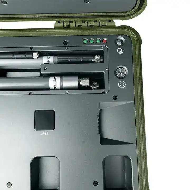 D300 Suitcase-Type UAV Detection System
