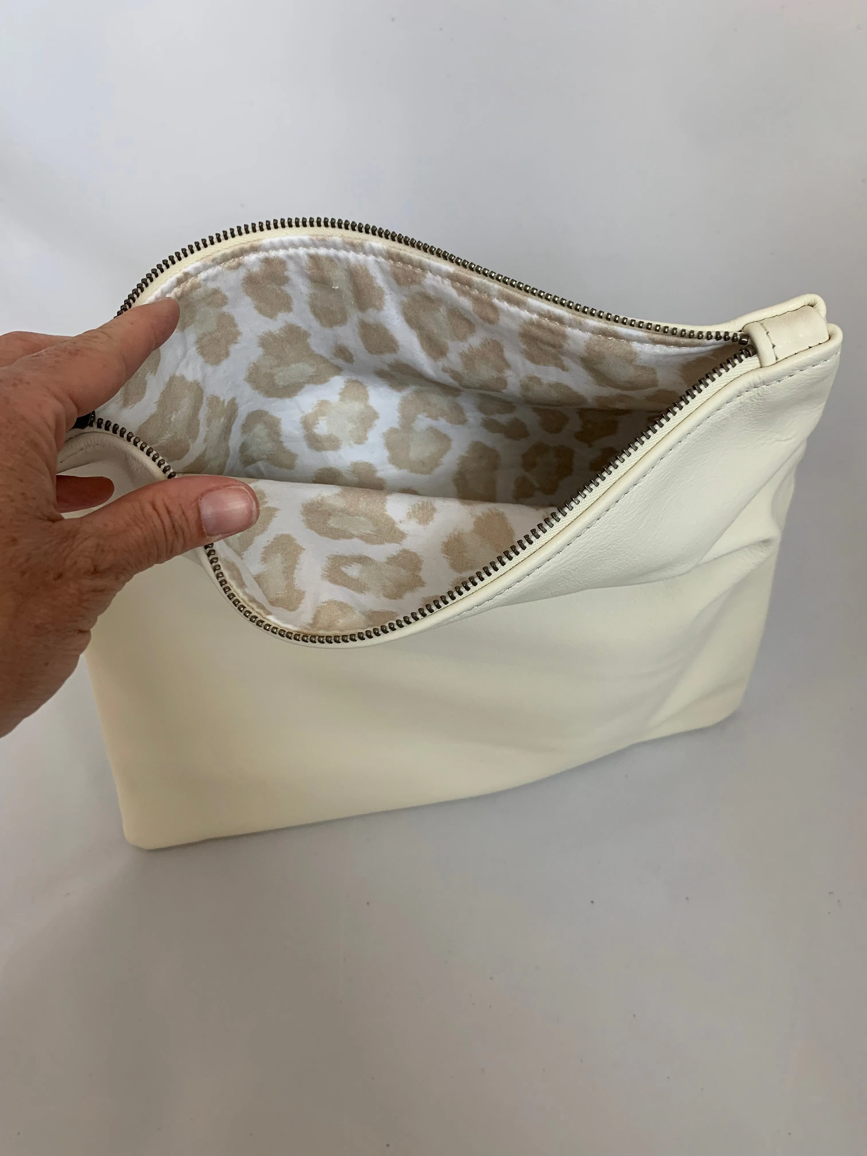 Maggie in cream leather