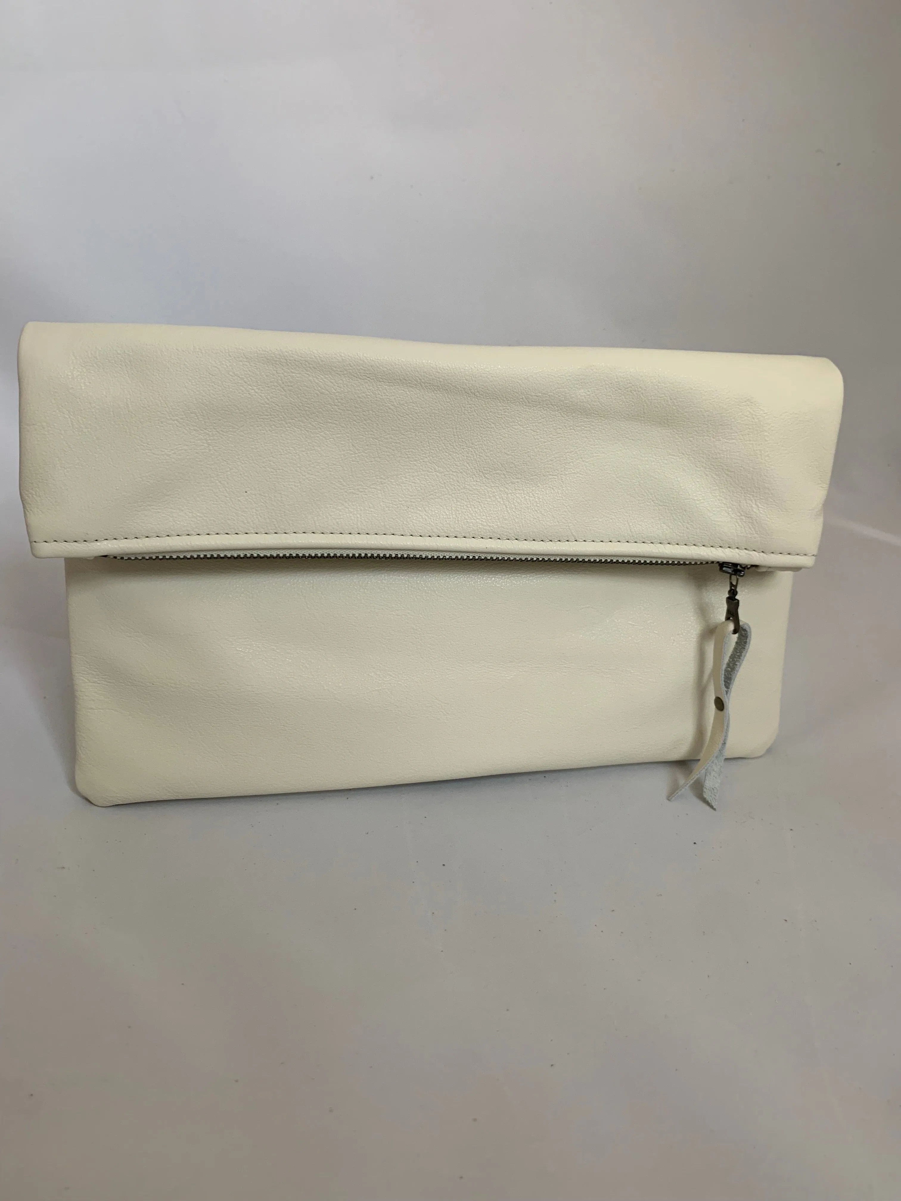 Maggie in cream leather